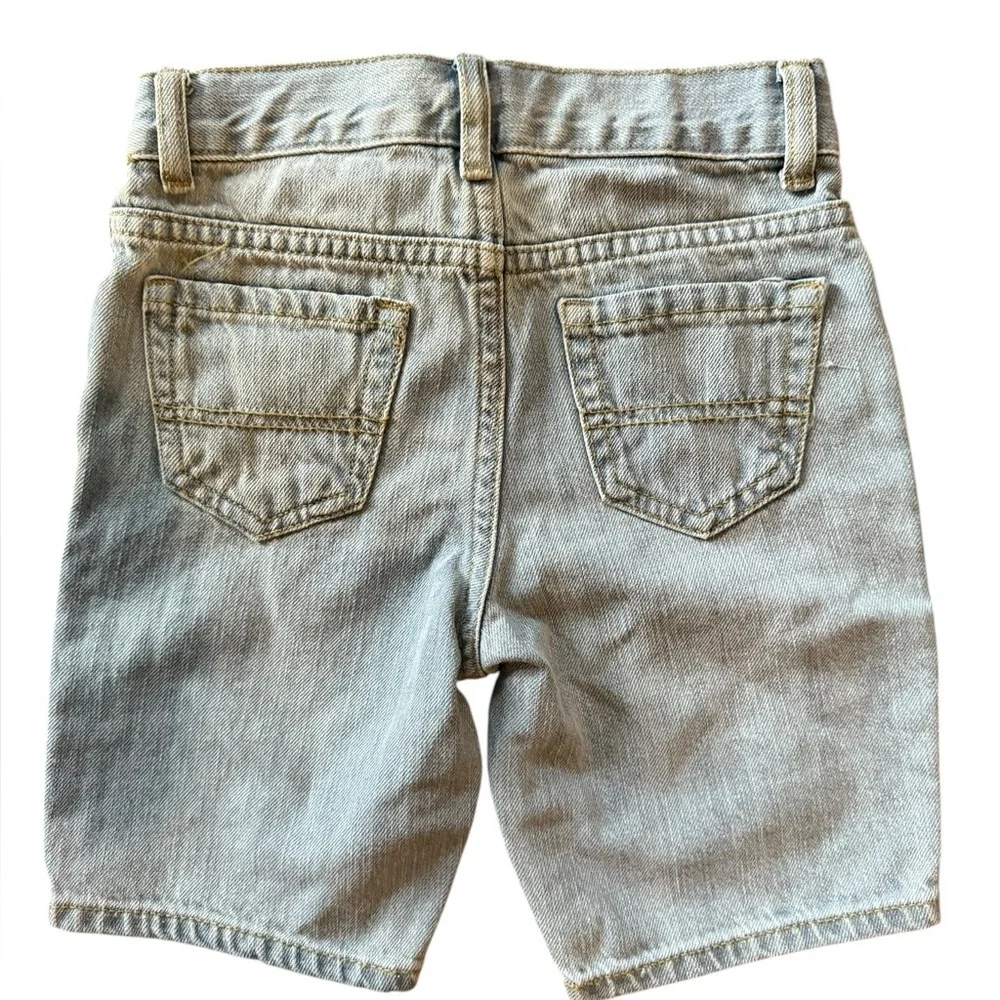 The children’s place size 5 Kids Denim Jean shorts summer vacation beach boys